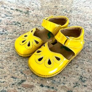 Livie and Luca size 5